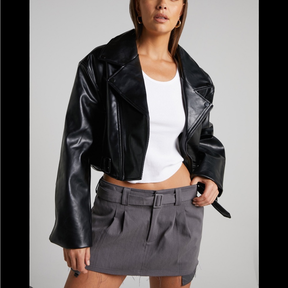 Black Princess Polly Lioness crop leather jacket